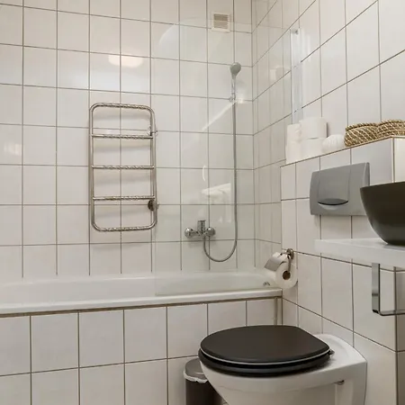 شقة Elbling For 2 People - Billiards - Balcony With Mosel View - Parking - Wine Barrel Bar - Fully Equipped Kitchen - Netflix - Waiputv - 3 Km From Cochem *