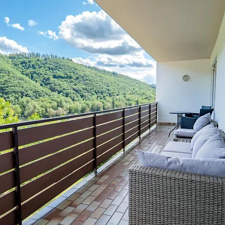 شقة Elbling For 2 People - Billiards - Balcony With Mosel View - Parking - Wine Barrel Bar - Fully Equipped Kitchen - Netflix - Waiputv - 3 Km From Cochem