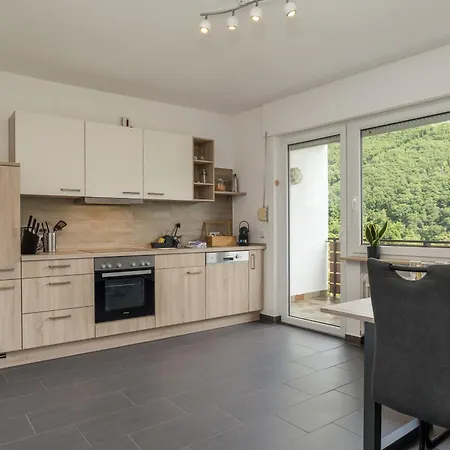 Elbling For 2 People - Billiards - Balcony With Mosel View - Parking - Wine Barrel Bar - Fully Equipped Kitchen - Netflix - Waiputv - 3 Km From Cochem Klotten