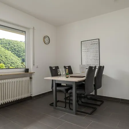 شقة Elbling For 2 People - Billiards - Balcony With Mosel View - Parking - Wine Barrel Bar - Fully Equipped Kitchen - Netflix - Waiputv - 3 Km From Cochem *