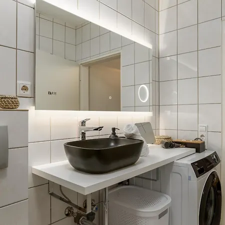 Elbling For 2 People - Billiards - Balcony With Mosel View - Parking - Wine Barrel Bar - Fully Equipped Kitchen - Netflix - Waiputv - 3 Km From Cochem Klotten