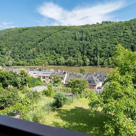شقة Elbling For 2 People - Billiards - Balcony With Mosel View - Parking - Wine Barrel Bar - Fully Equipped Kitchen - Netflix - Waiputv - 3 Km From Cochem كلوتن