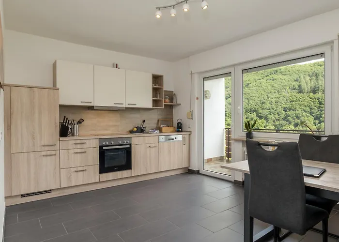 Elbling For 2 People - Billiards - Balcony With Mosel View - Parking - Wine Barrel Bar - Fully Equipped Kitchen - Netflix - Waiputv - 3 Km From Cochem Klotten
